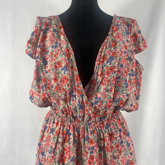 American Eagle floral jumper,shorts, V neck, Pink, Blue,White, bow tie,Medium - Picture 2 of 13